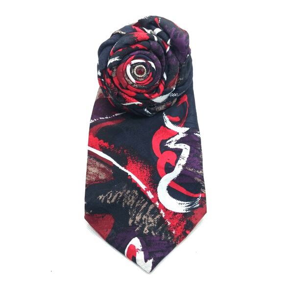 Artisan Black Silk Tie Brooch Pin Chemin de Fer Upcycled Floral Vintage Red Bead - Picture 1 of 11